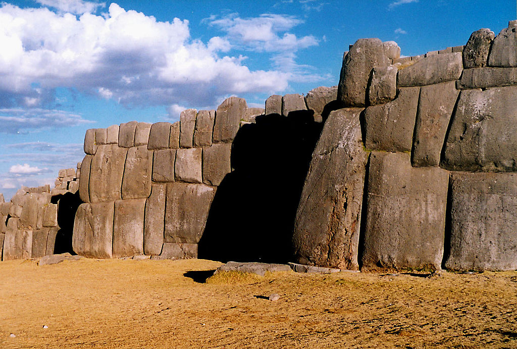1024px Sacsahuaman wall2