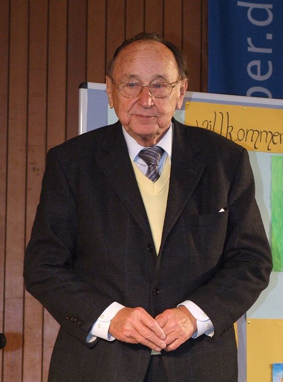570px Hans Dietrich Genscher Dezember 2007 CJD Koenigswinter 2