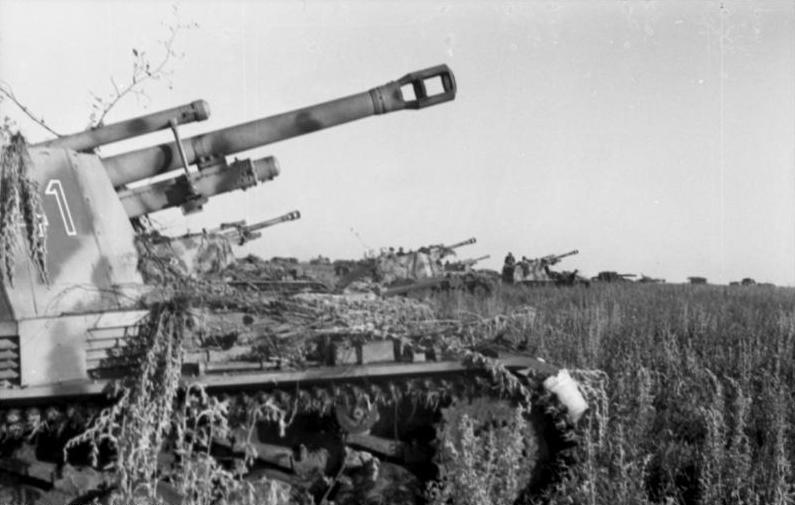 Bundesarchiv Bild 101I 219 0553A 15 Russland bei Pokrowka Panzerhaubitze Wespe