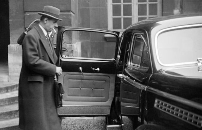 Временното правителство начело с Дьо Гол /1944-1946/ се нагърбва с възстановяването на Франция
