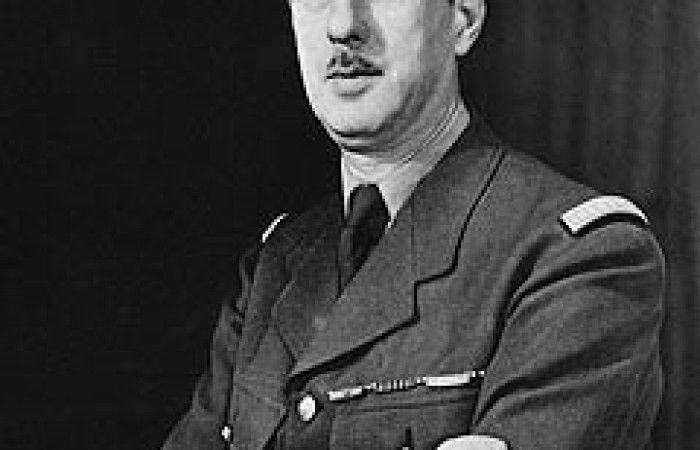 На 28 юни 1940 г. Дьо Гол e признат от англичаните за водач на свободните френски сили.