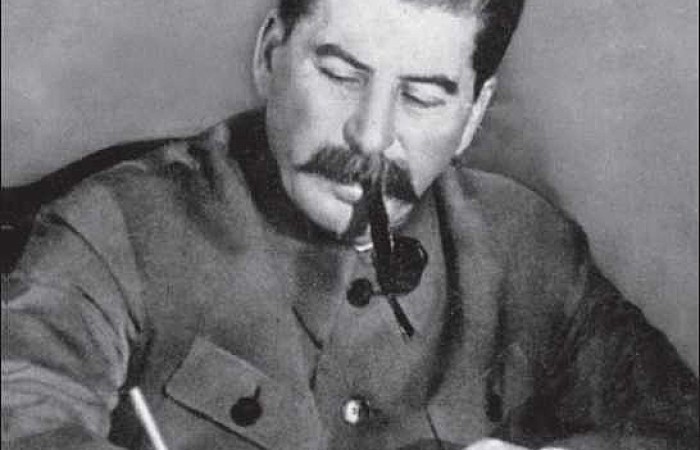 Сталин: „Братя и сестри, ПРИЯТЕЛИ МОИ...”