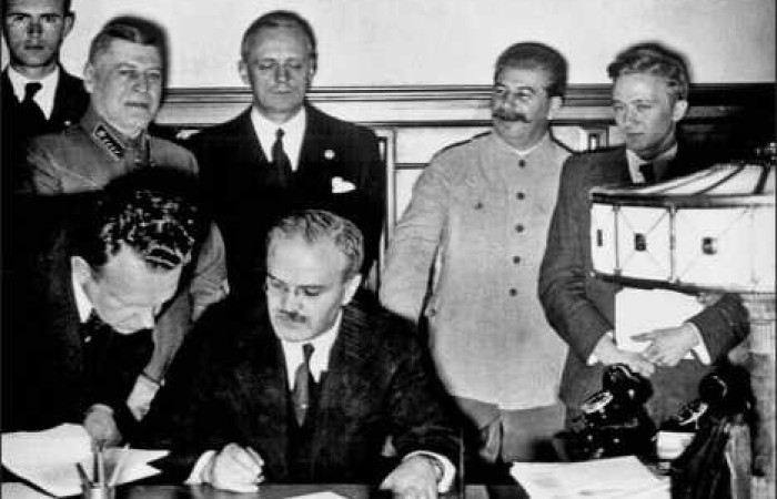 Подписване на пакта Молотов-Рибентроп, 23 август 1939