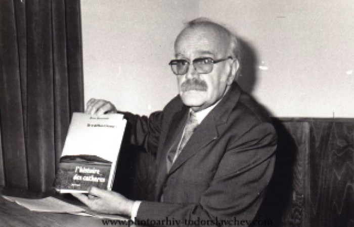 Владимир Топенчаров